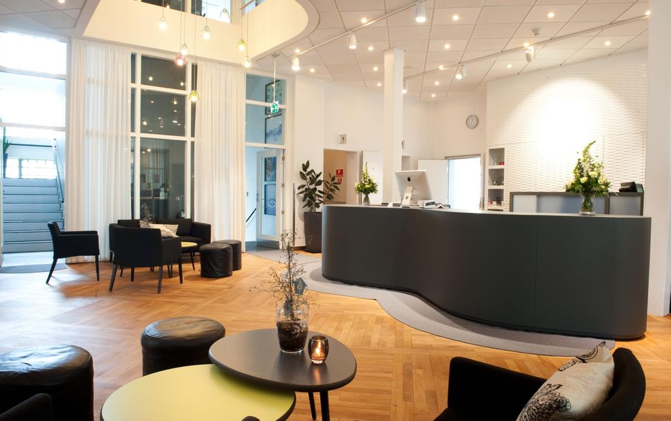 프론트 데스크 사진