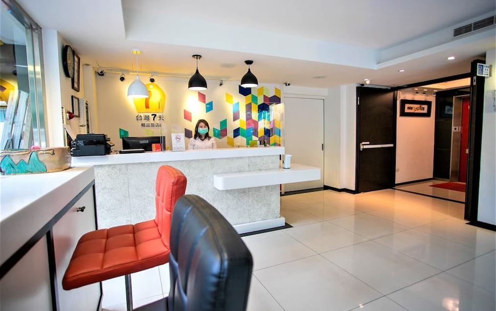 프론트 데스크 사진