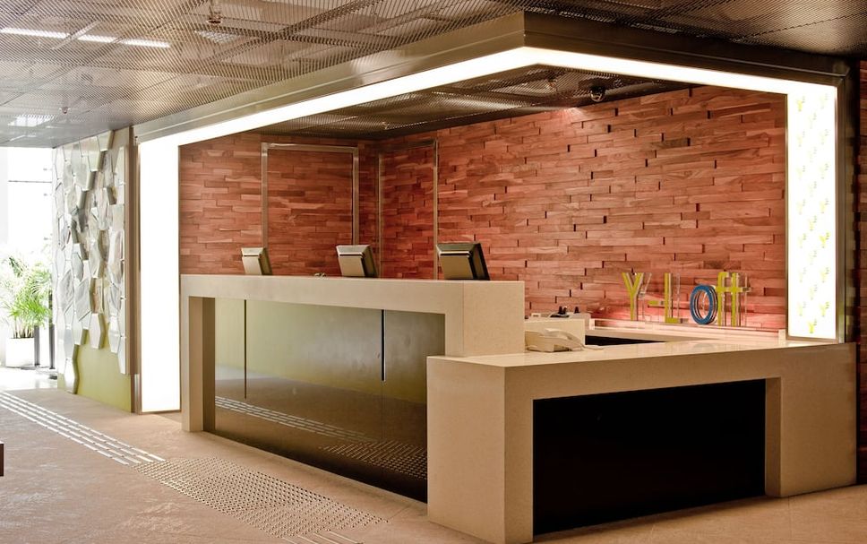 프론트 데스크 사진