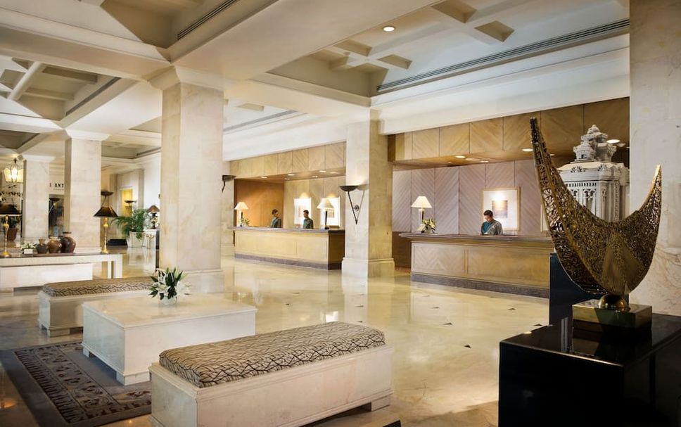 프론트 데스크 사진