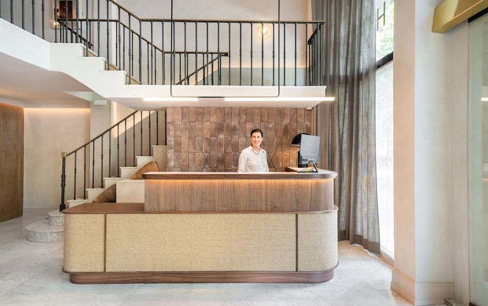 프론트 데스크 사진