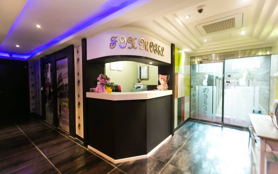 프론트 데스크 사진