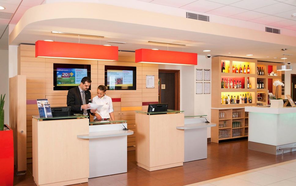 프론트 데스크 사진