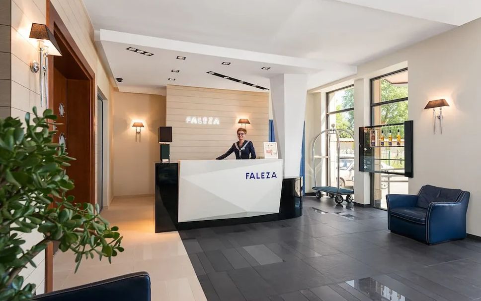 프론트 데스크 사진