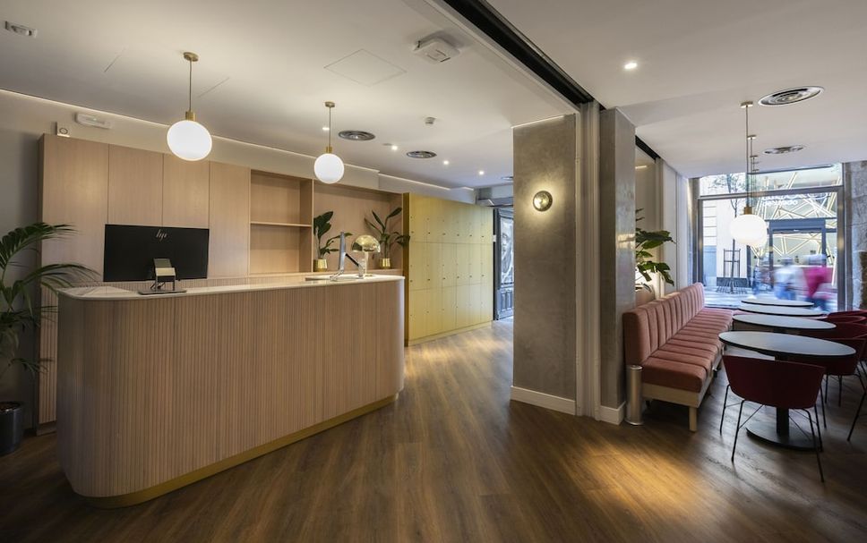 프론트 데스크 사진