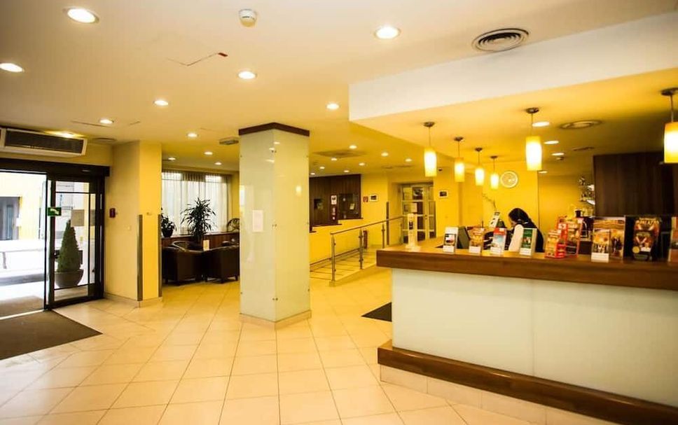 프론트 데스크 사진