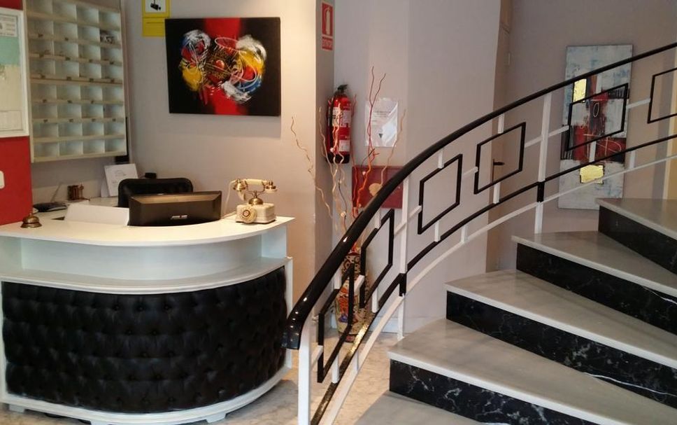 프론트 데스크 사진