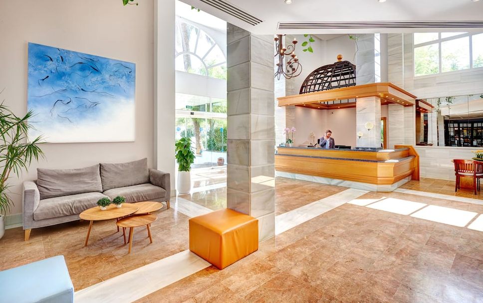 프론트 데스크 사진