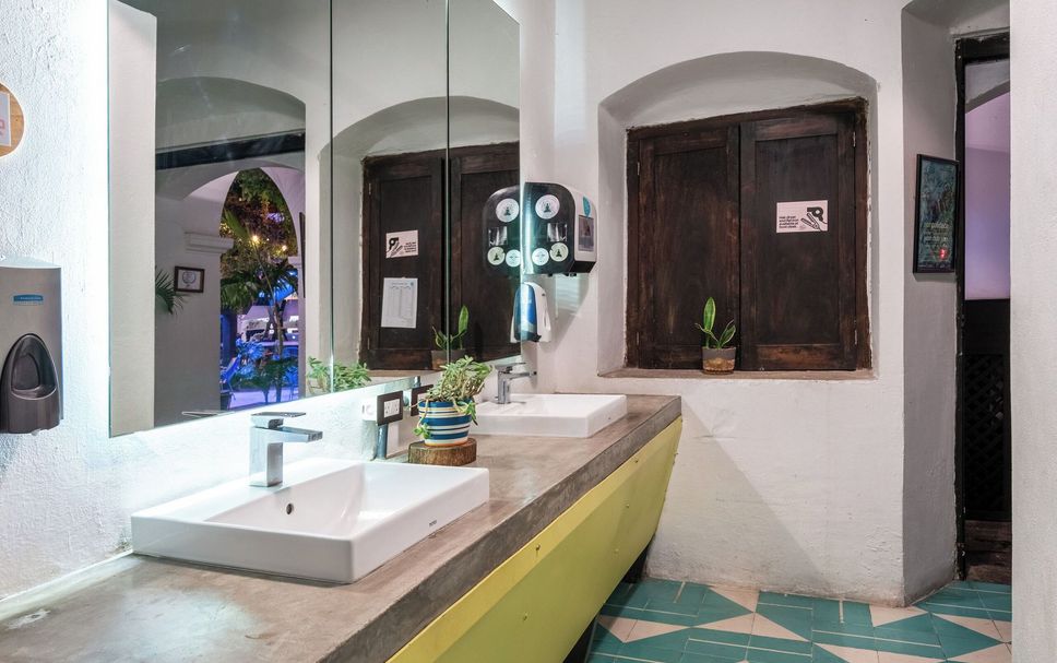 프론트 데스크 사진