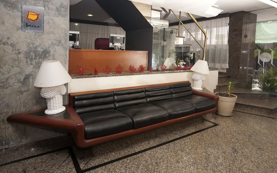 프론트 데스크 사진