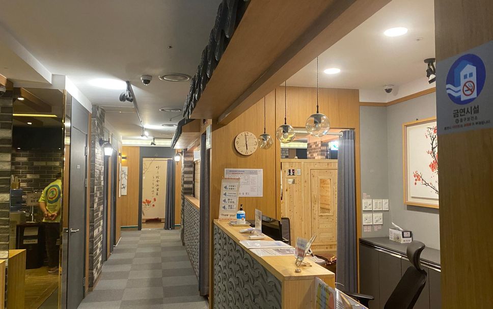 프론트 데스크 사진