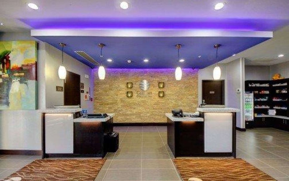 프론트 데스크 사진