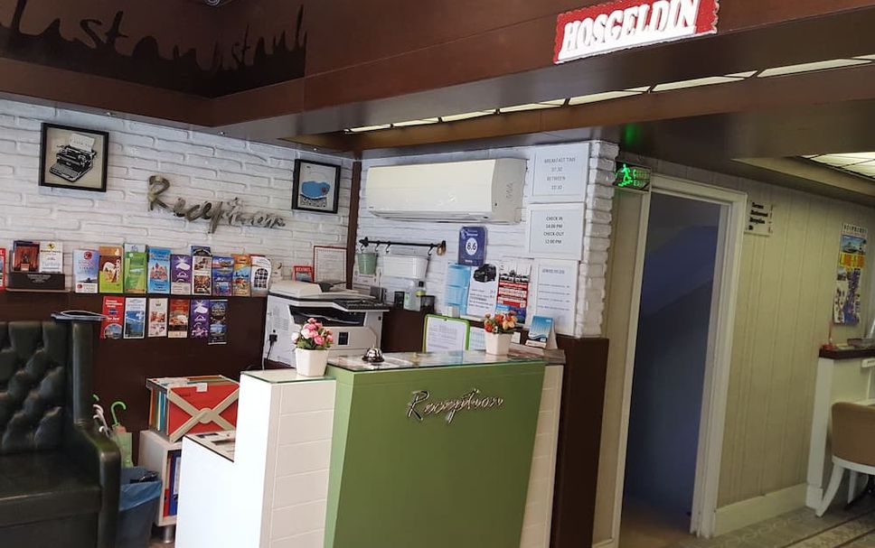 프론트 데스크 사진