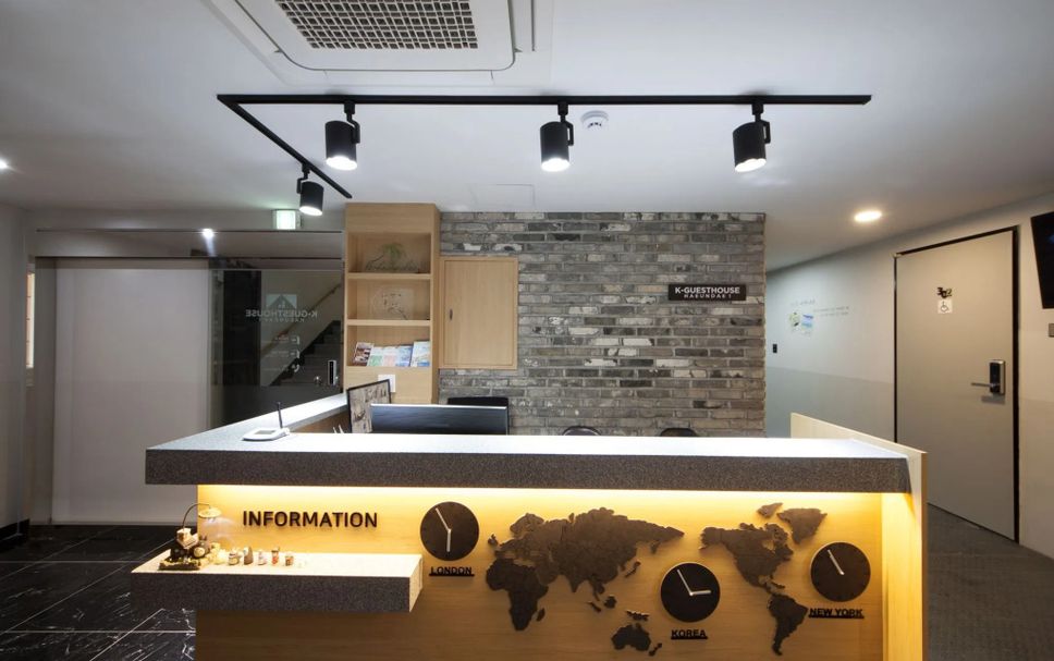 프론트 데스크 사진