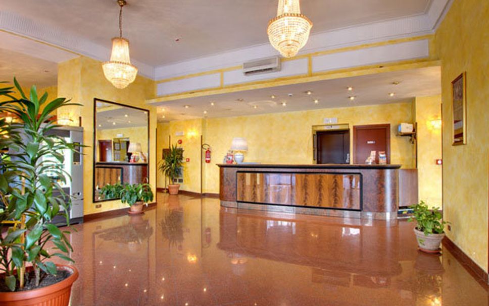 프론트 데스크 사진