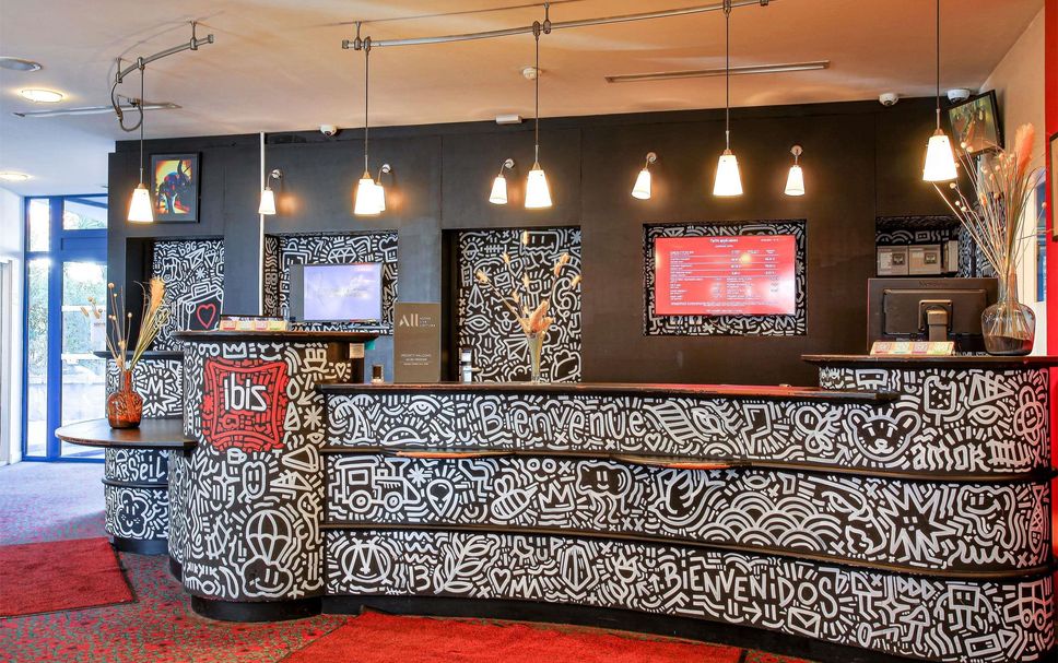 프론트 데스크 사진