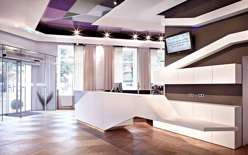 프론트 데스크 사진