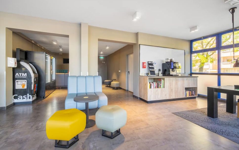 프론트 데스크 사진