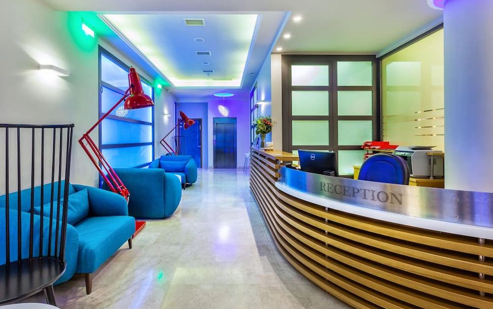 프론트 데스크 사진