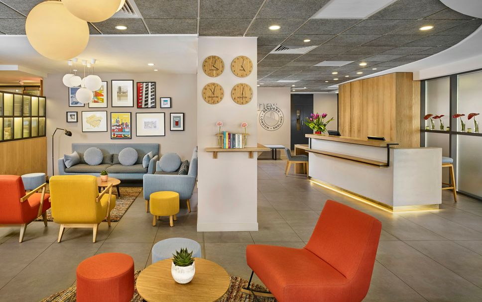 프론트 데스크 사진