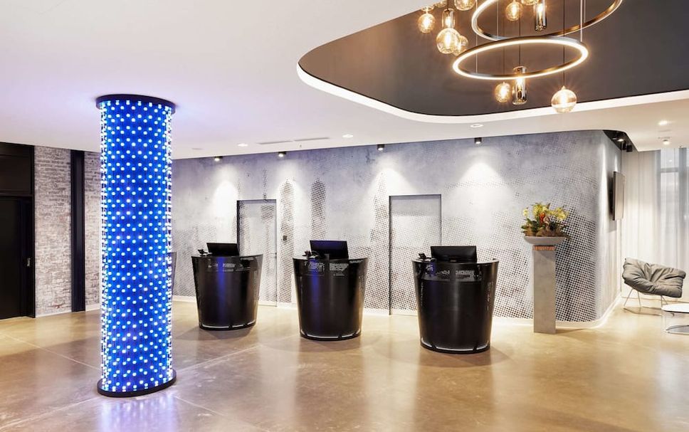 프론트 데스크 사진