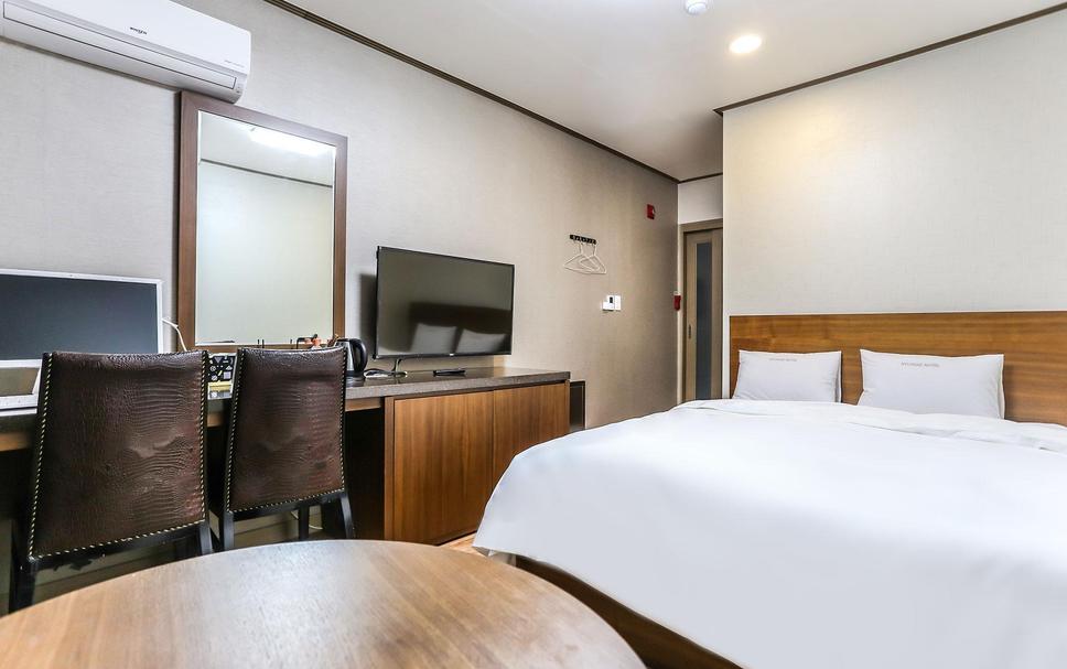 현대 모텔, 강릉 | 호텔스컴바인 (Gangneung Hyundai Motel)