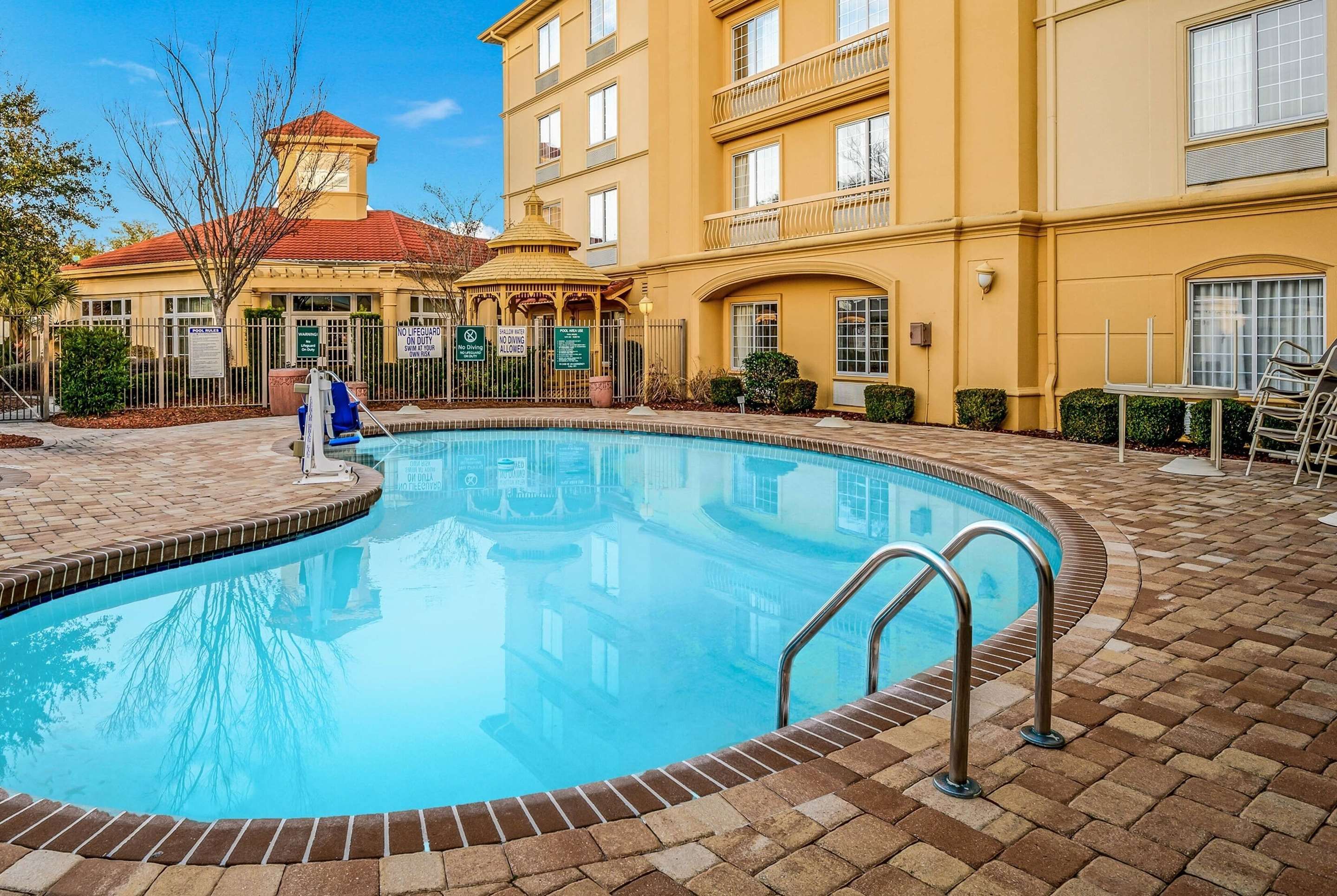 수영장