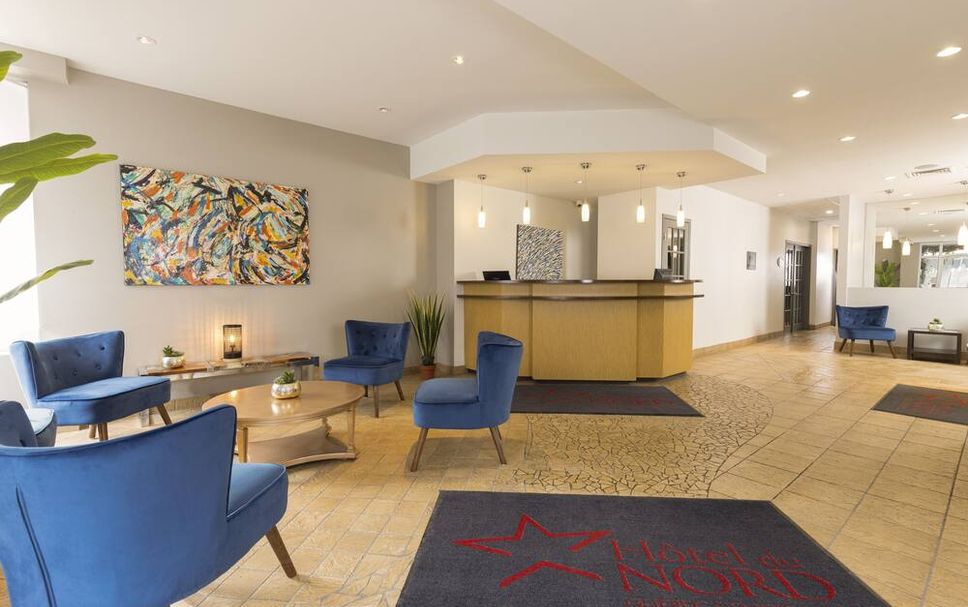 프론트 데스크 사진