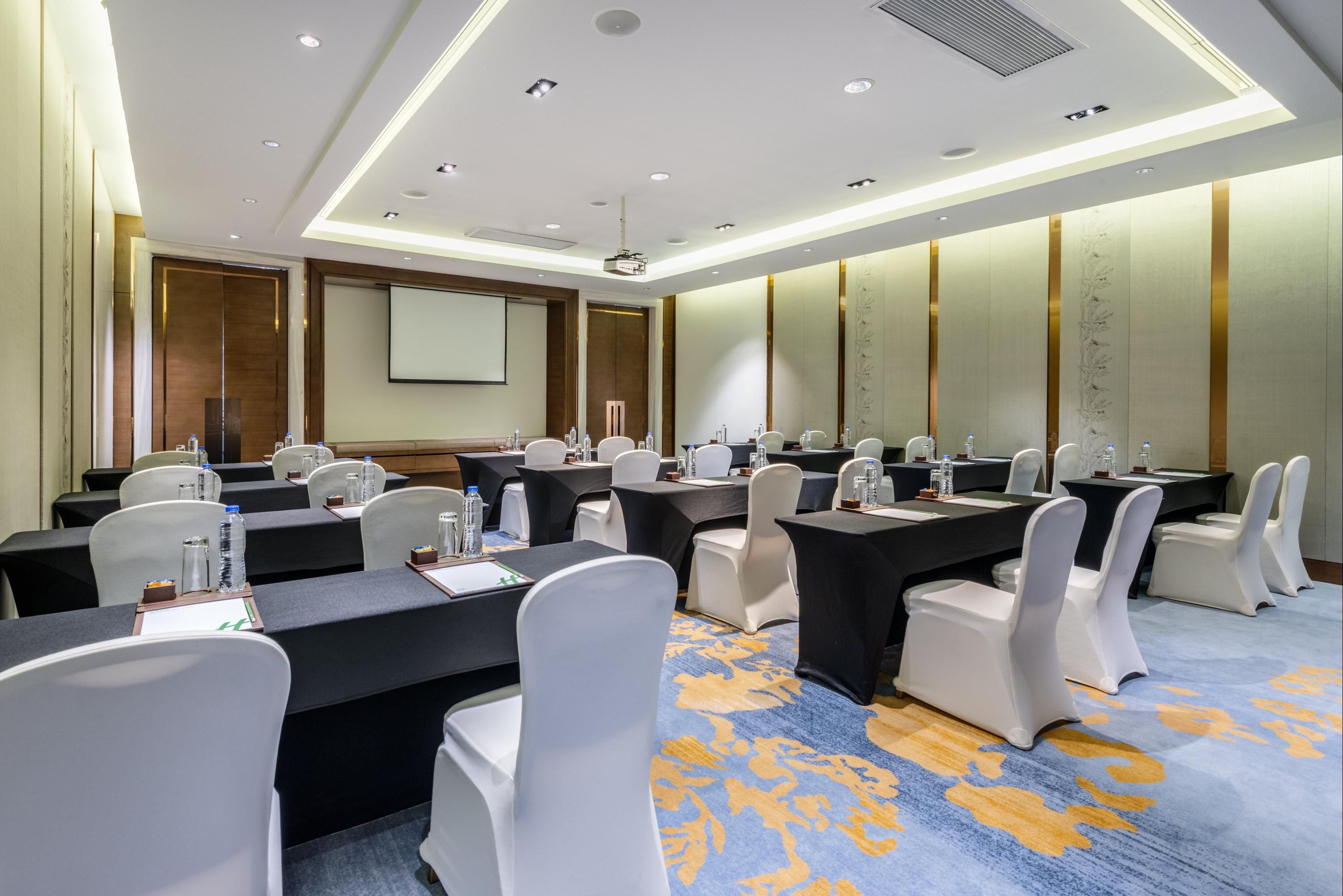 컨퍼런스 룸