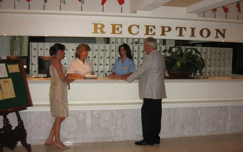 프론트 데스크 사진