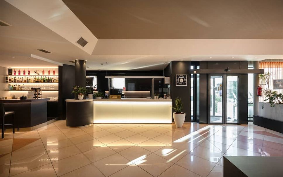 프론트 데스크 사진