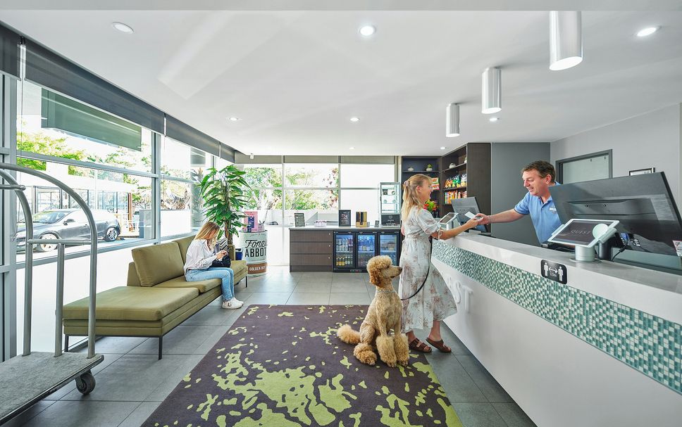 프론트 데스크 사진