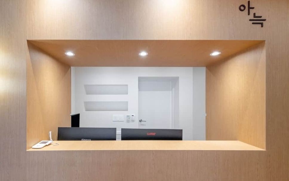 프론트 데스크 사진