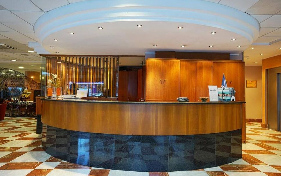 프론트 데스크 사진