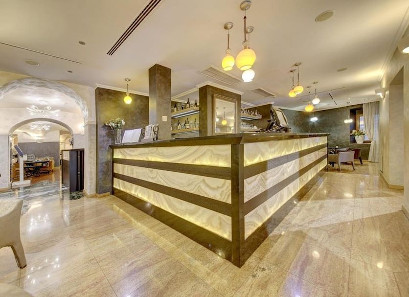 프론트 데스크 사진