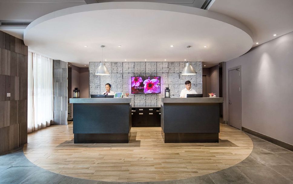 프론트 데스크 사진