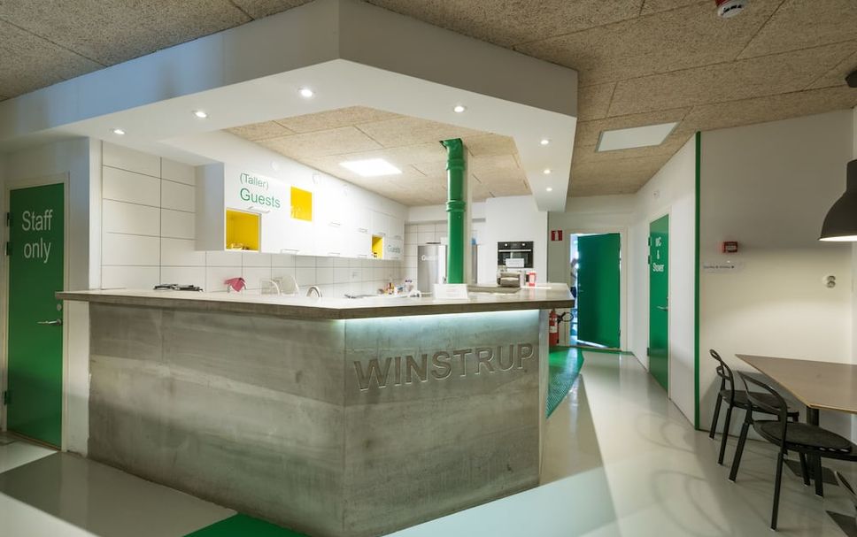 프론트 데스크 사진