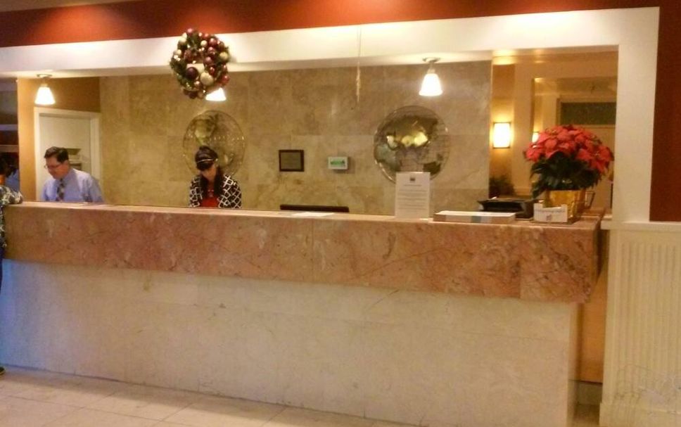 프론트 데스크 사진