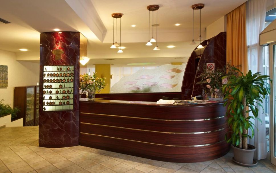 프론트 데스크 사진