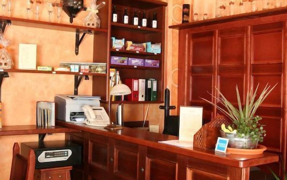 프론트 데스크 사진