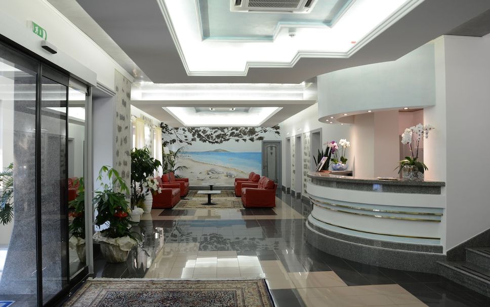 프론트 데스크 사진