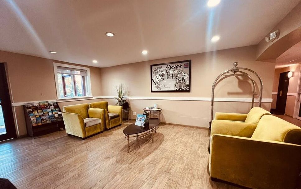 프론트 데스크 사진