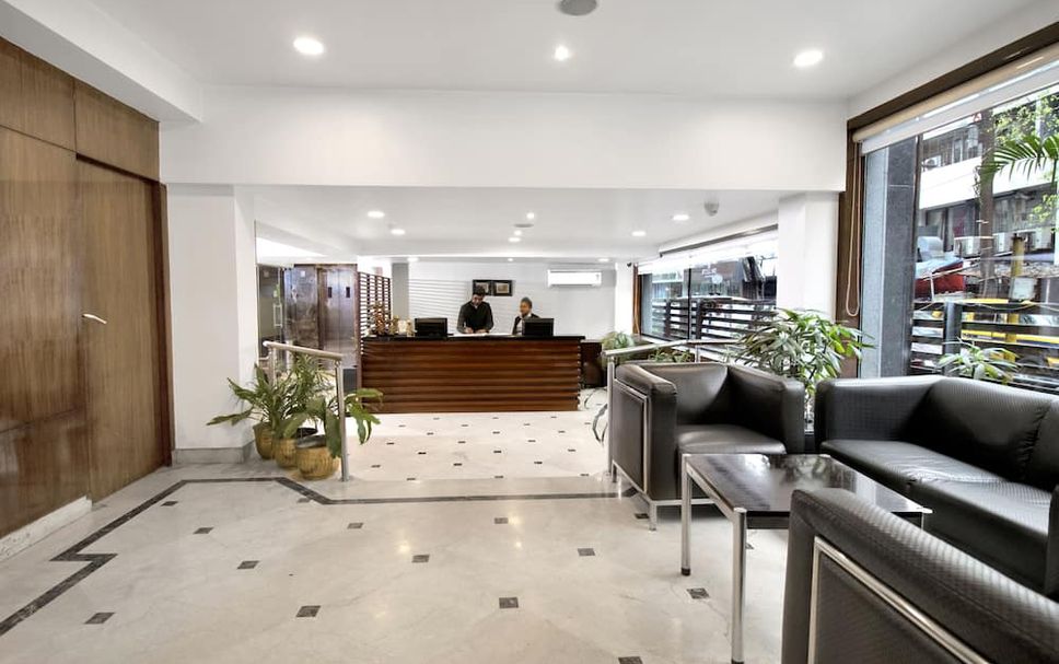 프론트 데스크 사진