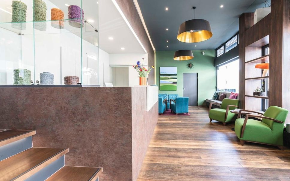 프론트 데스크 사진