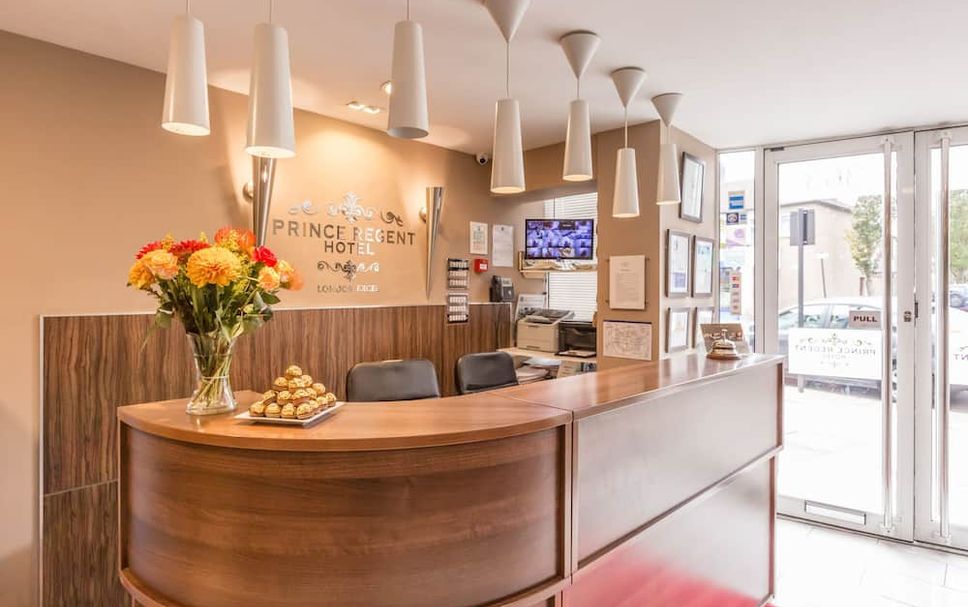 프론트 데스크 사진