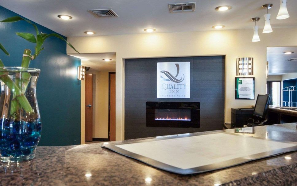 프론트 데스크 사진