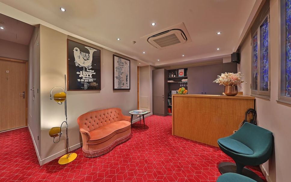 프론트 데스크 사진