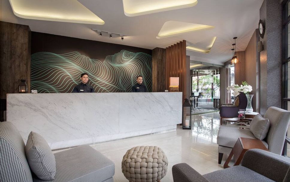 프론트 데스크 사진