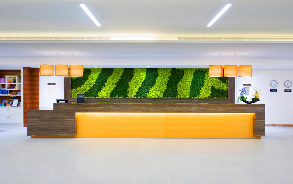 프론트 데스크 사진