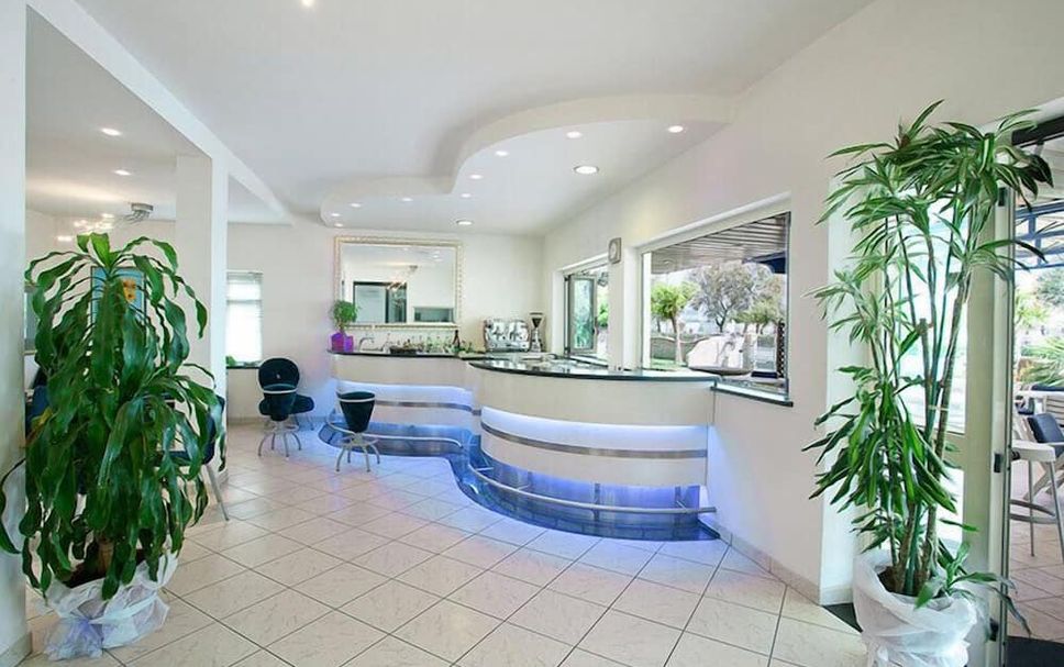 프론트 데스크 사진